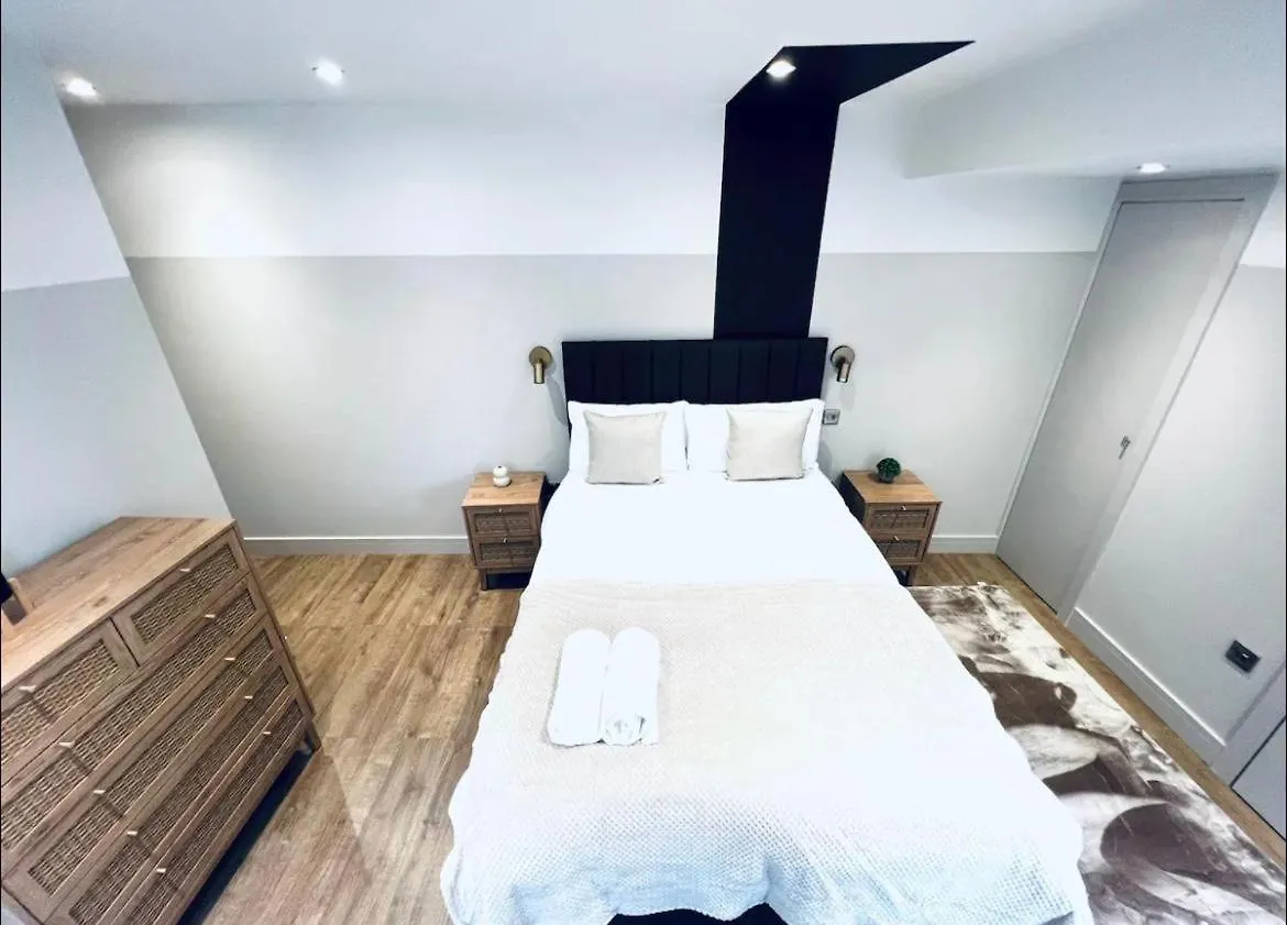 London South Charming Ensuite Look Like Hotel Designer Room Royaume-Uni