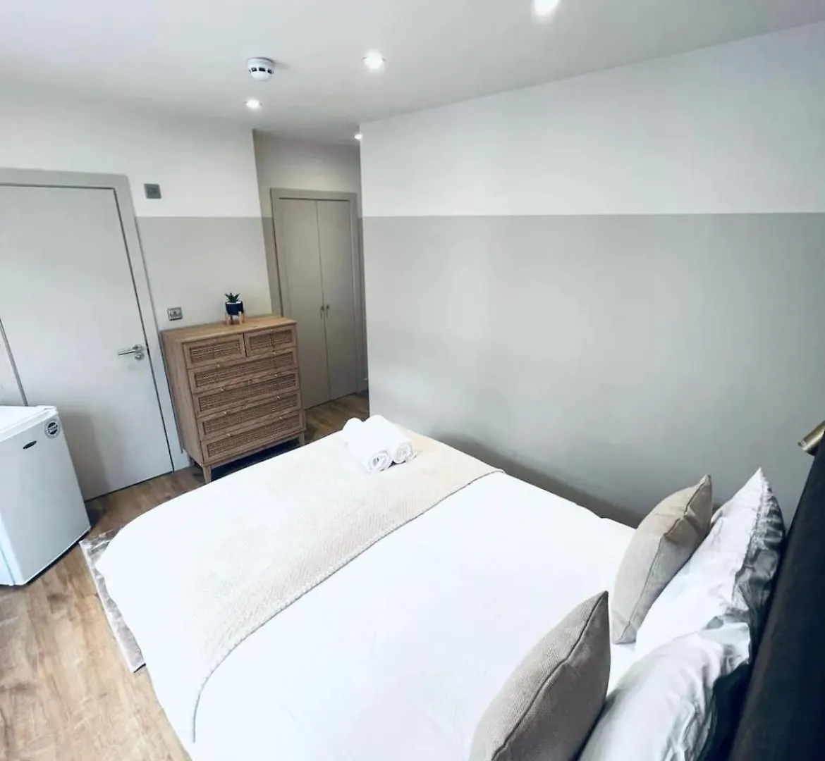 London South Charming Ensuite Look Like Hotel Designer Room Appart hôtel