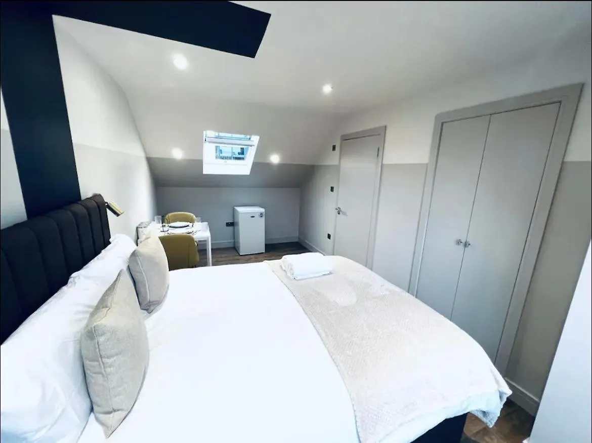 Appart hôtel London South Charming Ensuite Look Like Hotel Designer Room