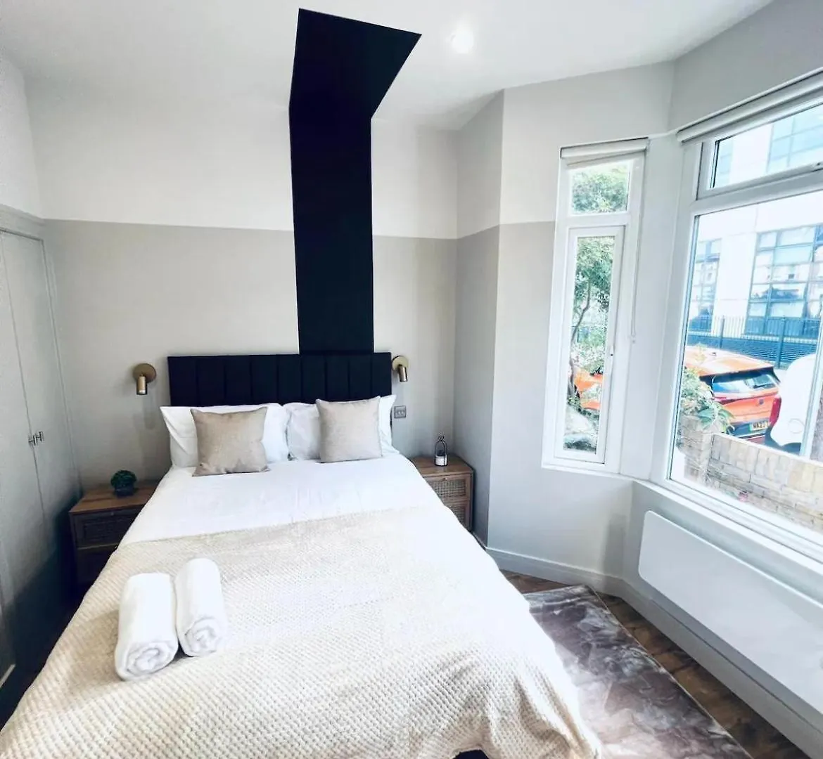 Appart hôtel London South Charming Ensuite Look Like Hotel Designer Room
