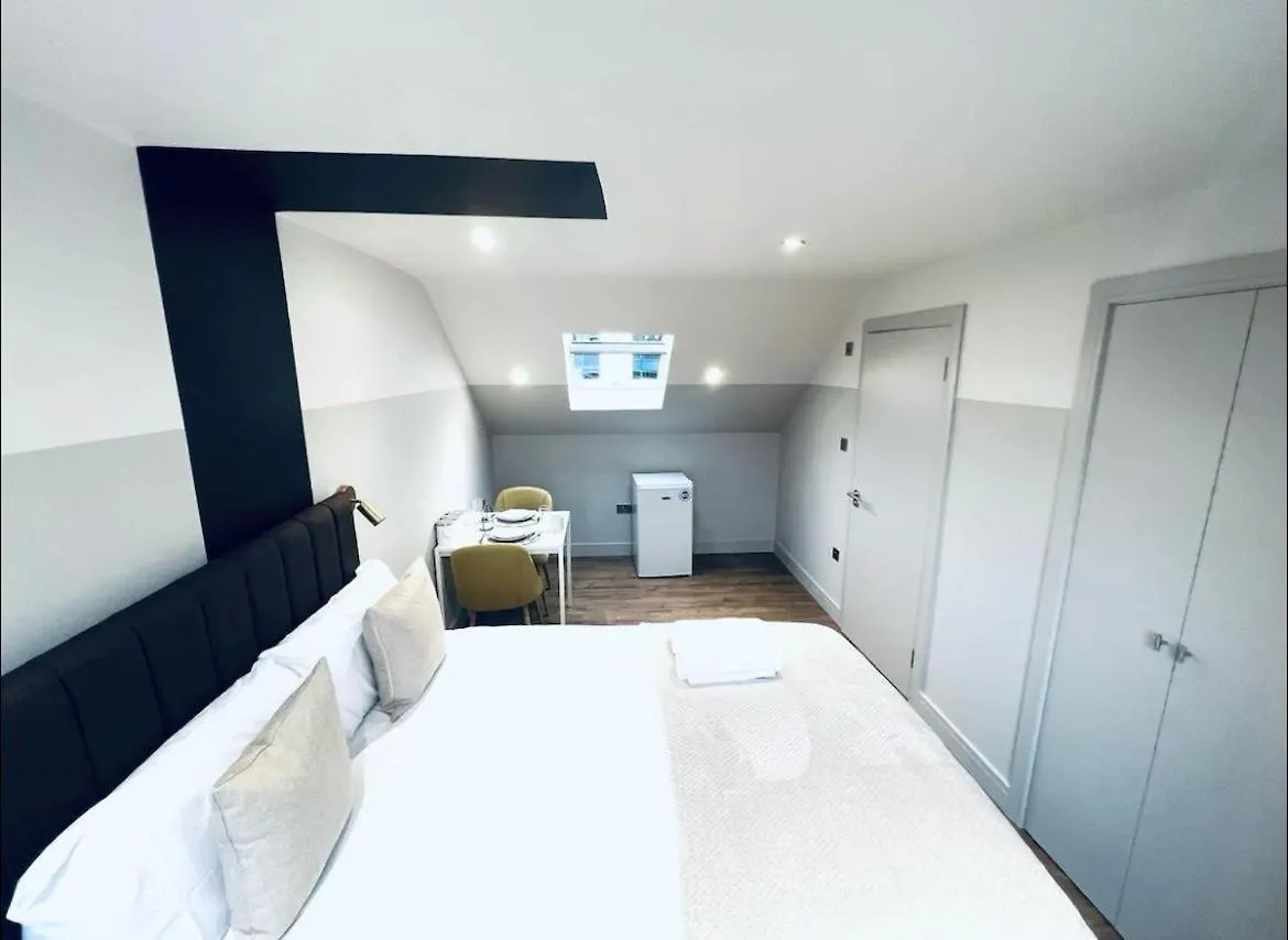 London South Charming Ensuite Look Like Hotel Designer Room United Kingdom