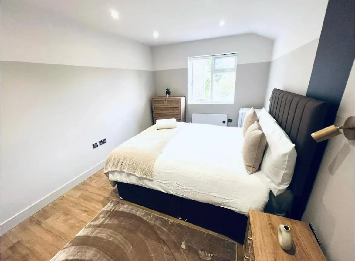 Hotel apartamentowy London South Charming Ensuite Look Like Hotel Designer Room