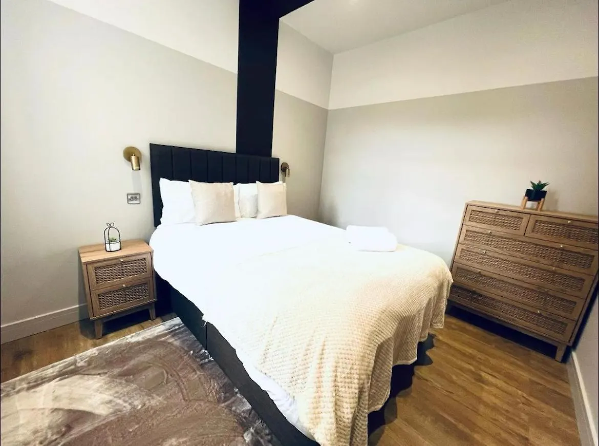 Hotel apartamentowy London South Charming Ensuite Look Like Hotel Designer Room